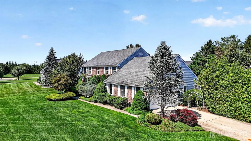 46 Waverly Place, South Brunswick