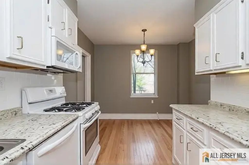 100 E Palisade Avenue, Englewood City