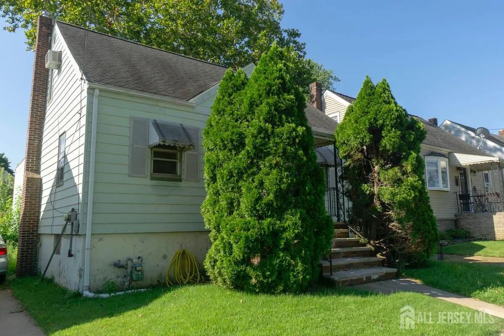 46 Southside Avenue, South River