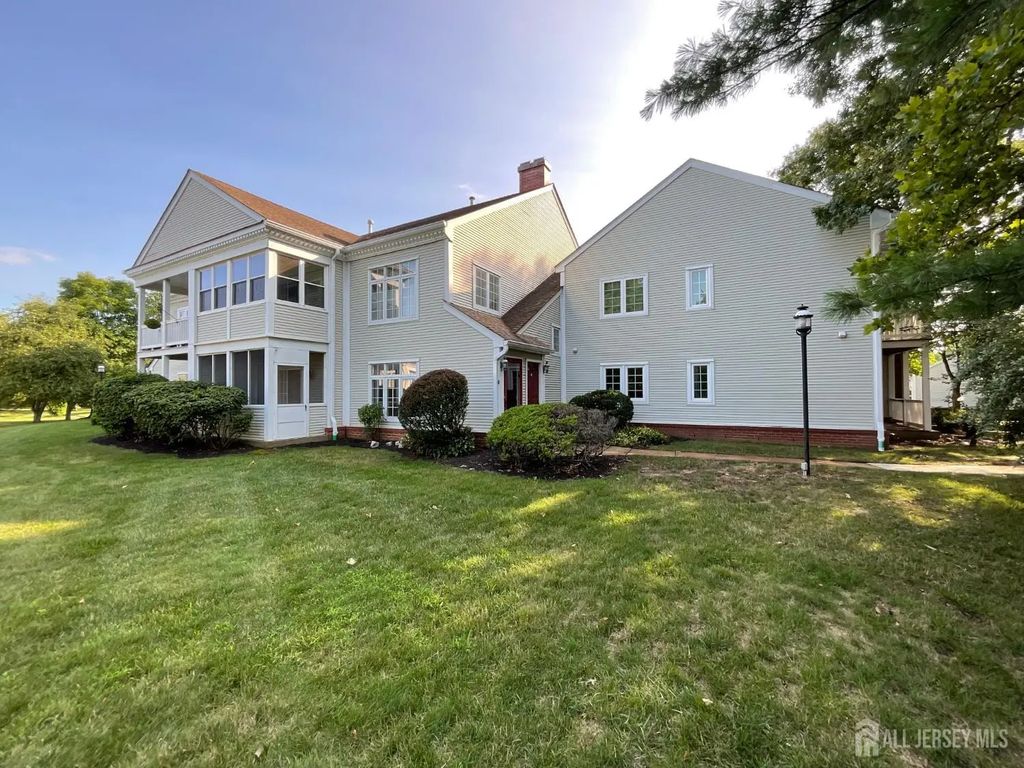 81 Winthrop Road, Monroe