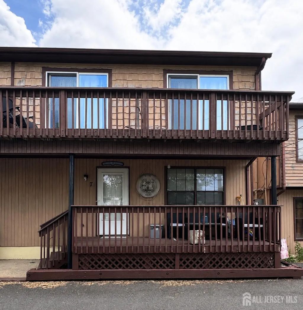 68 5th Street, Highlands