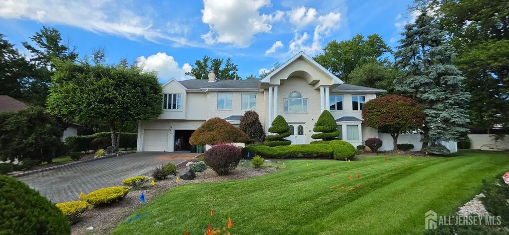 6 Sandra Drive, Edison