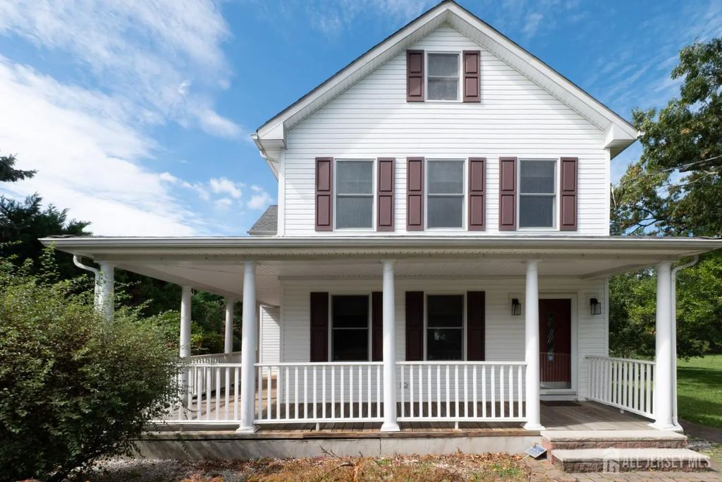 135 Summerhill Road, East Brunswick