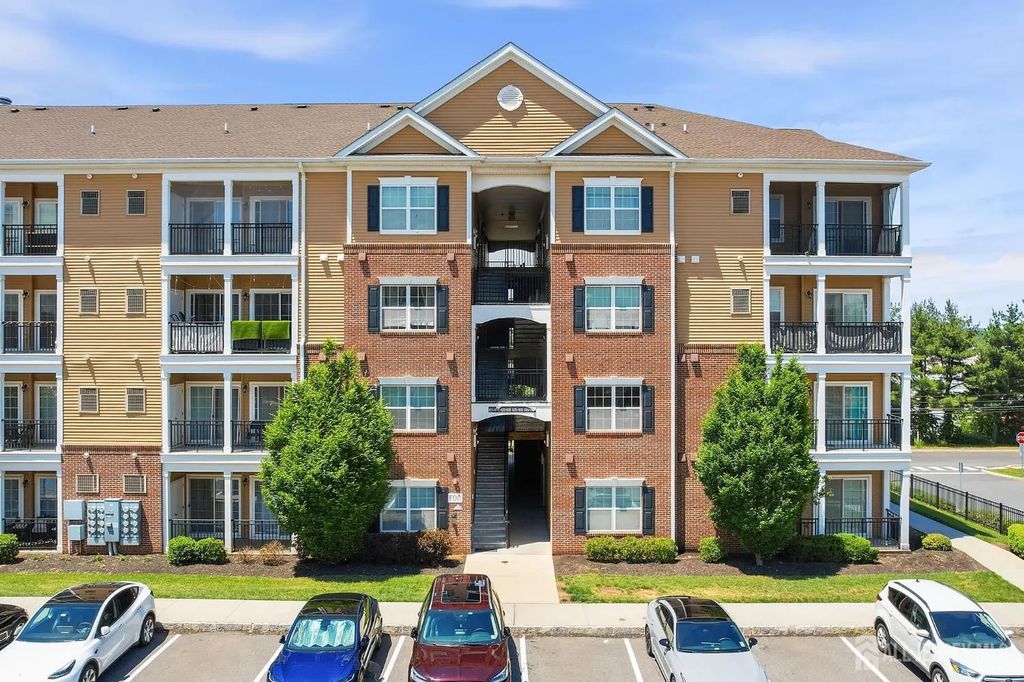648 Strassle Way, South Plainfield
