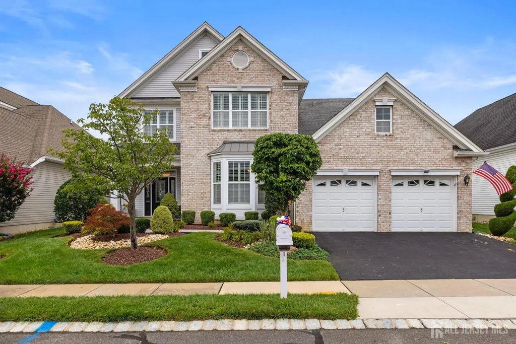 102 Riviera Drive, Monroe
