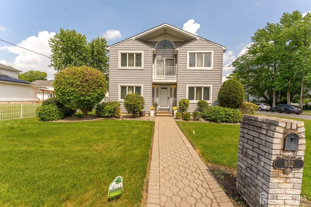 932 Beatrice Parkway, Edison