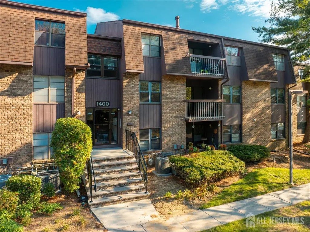 1421 Country Mill Drive, East Windsor