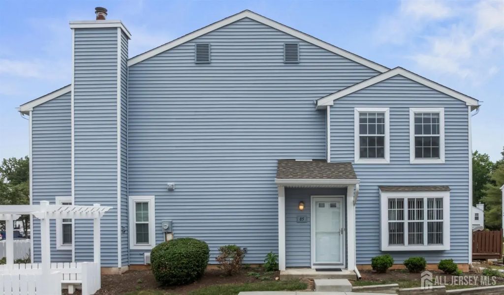 85 Almond Drive, Franklin Twsp
