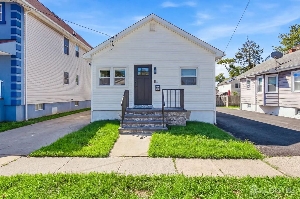 129 Pershing Avenue, Iselin