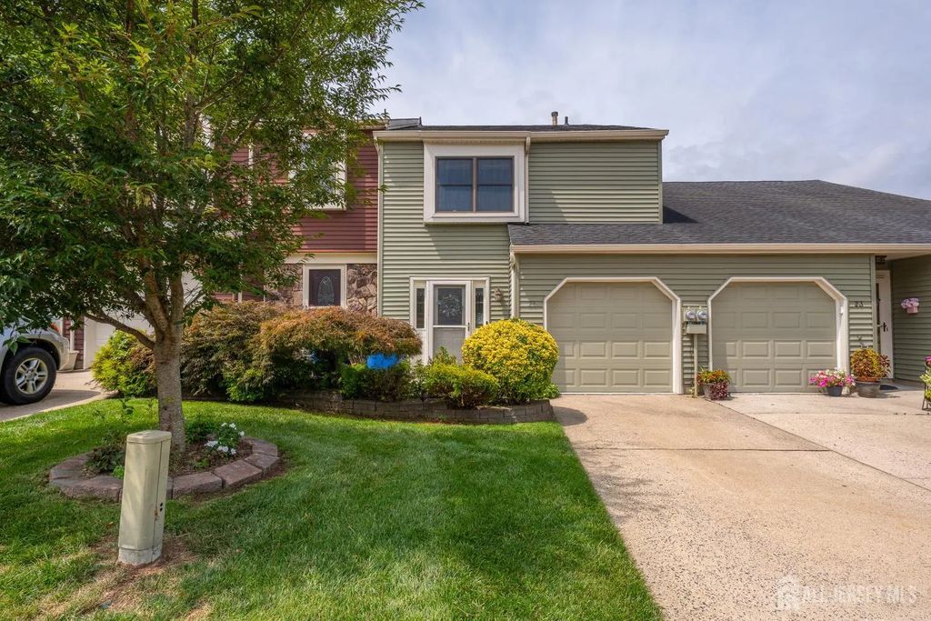 21 Knoll Court, Old Bridge
