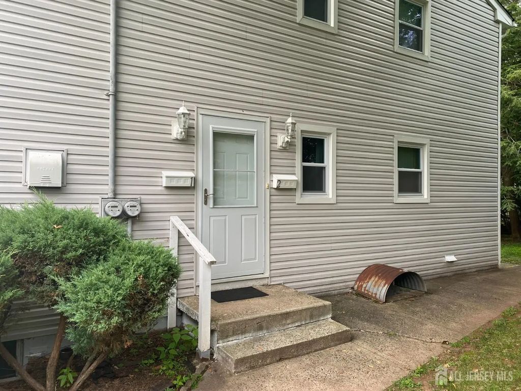 123 Highland Avenue, Highland Park