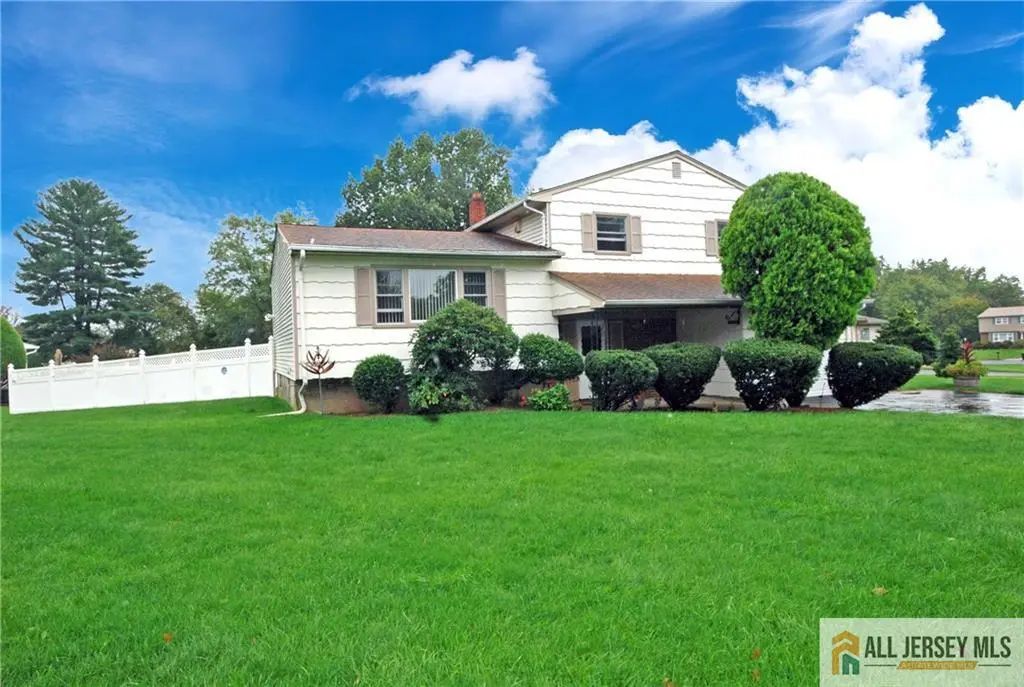2 Janet Court, East Brunswick
