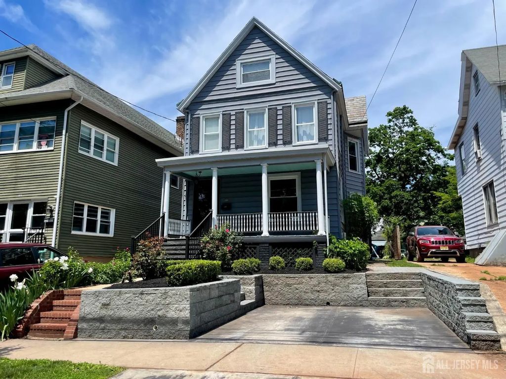 323 Montgomery Street, Highland Park