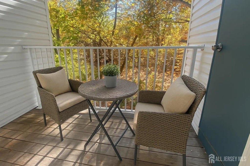 1228 Waterford Drive, Edison