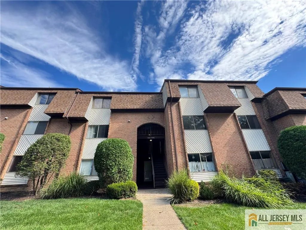 1005 Edison Glen Terrace, Edison