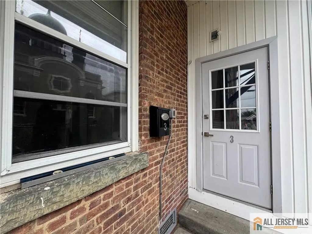 64 Whitehead Avenue, South River