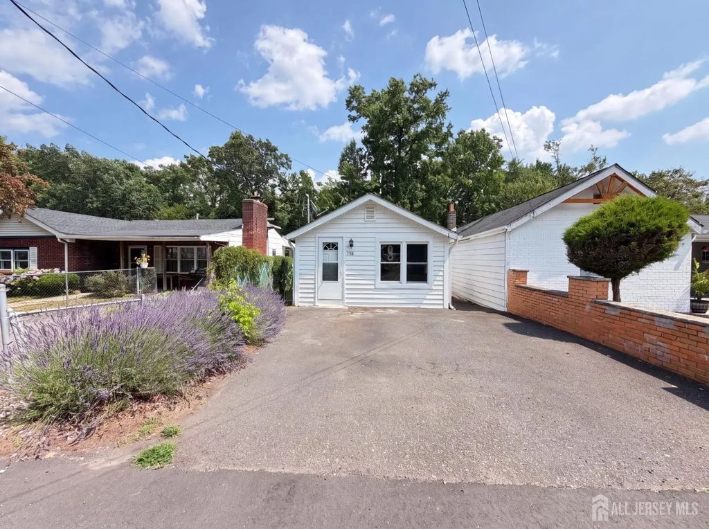 936 Grove Avenue, Old Bridge