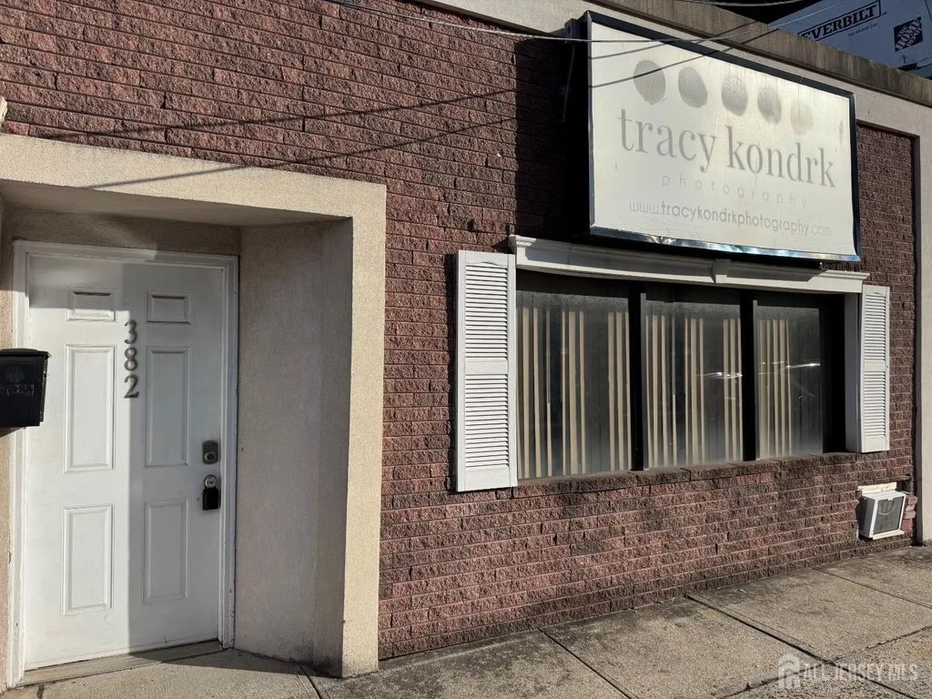382 School Street 1, Woodbridge Proper