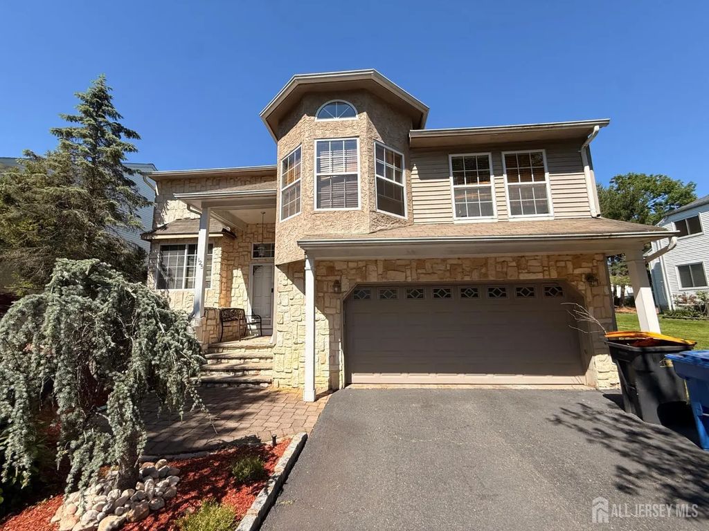 125 Wainwright Drive, Matawan