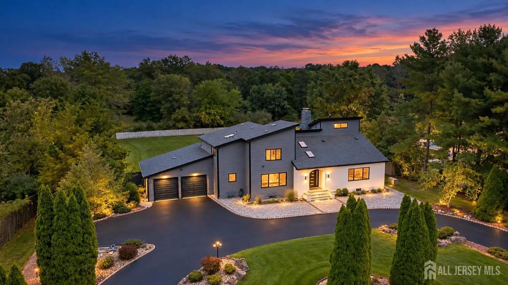 130 Hardenburg Lane, East Brunswick