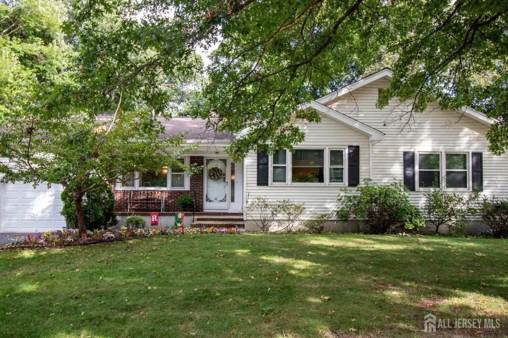 221 Brook Drive, Milltown
