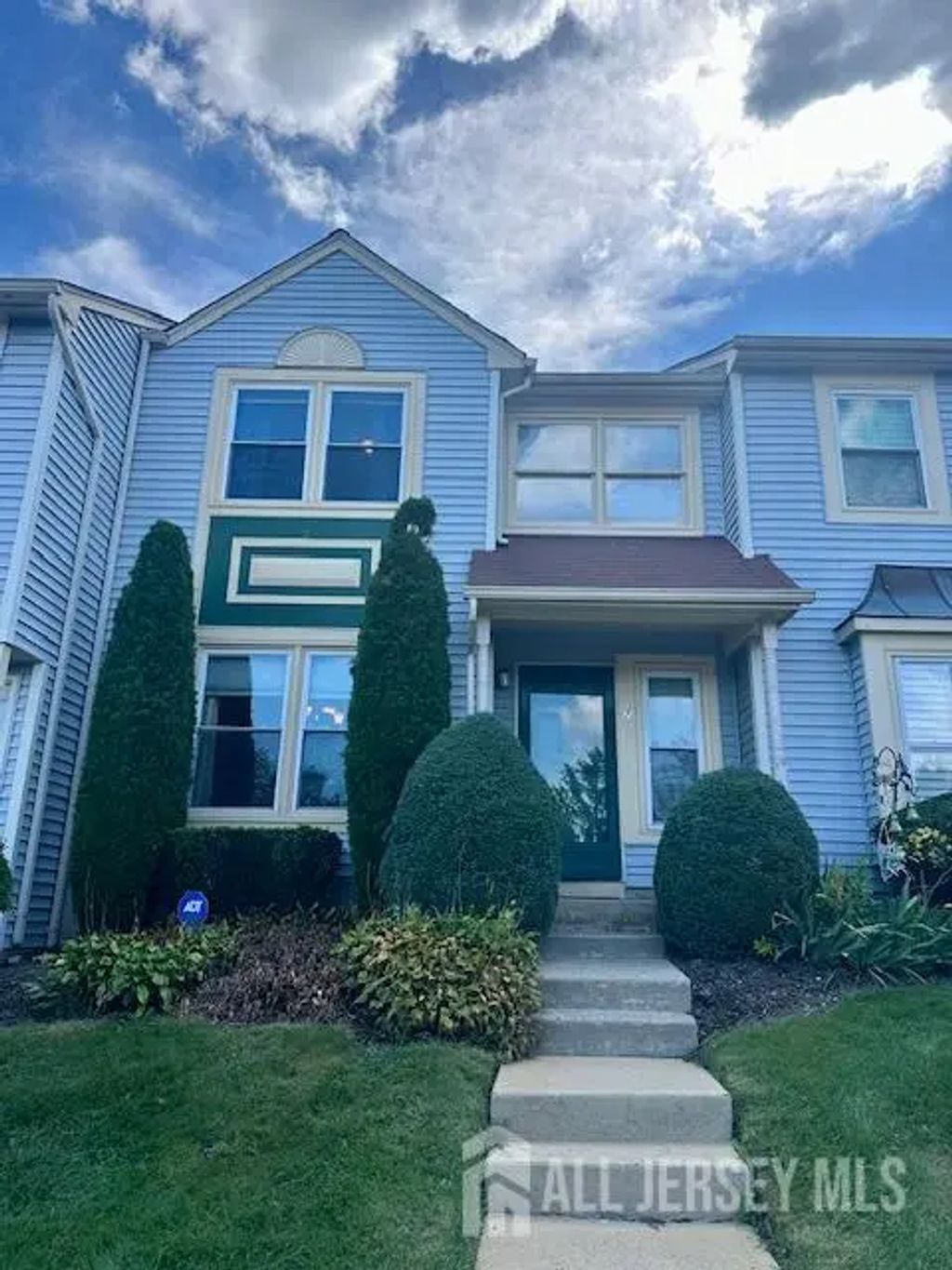 7 Heritage Square, Sayreville