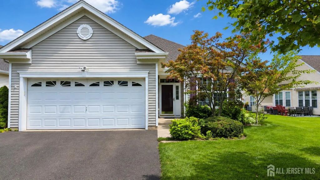 81 Prusakowski Boulevard, Sayreville