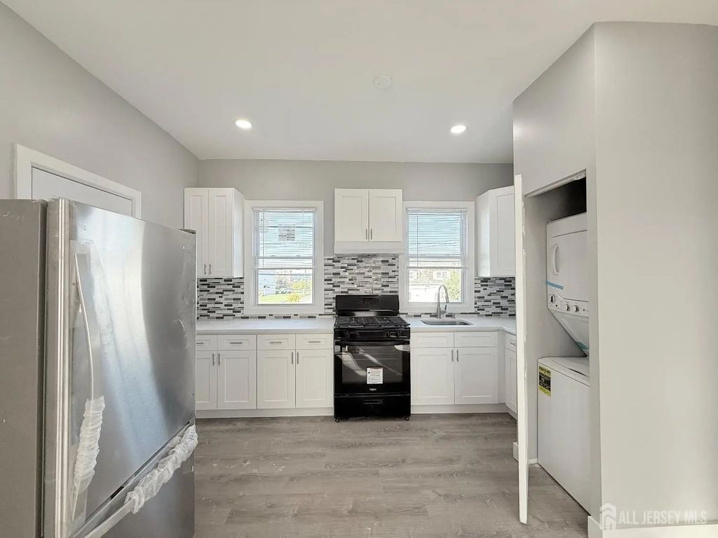 46 Hayward Avenue, Carteret
