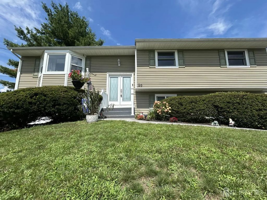 29 Tompkins Road, East Brunswick