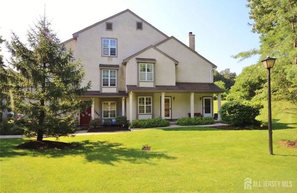 1503 Commons Drive, East Brunswick