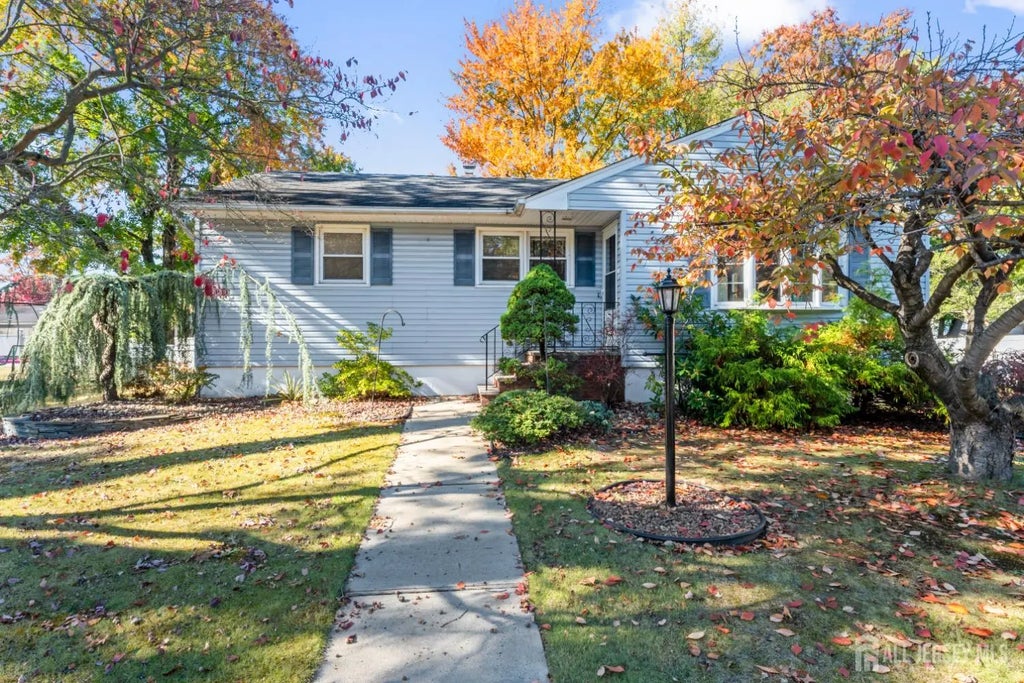 8 Wilbur Terrace, Sayreville