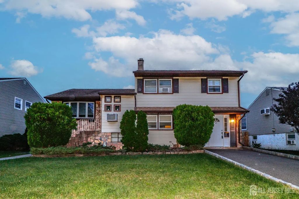 97 Sterling Drive, Colonia