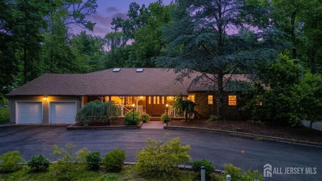109 Ne Fresh Ponds Road Road, South Brunswick