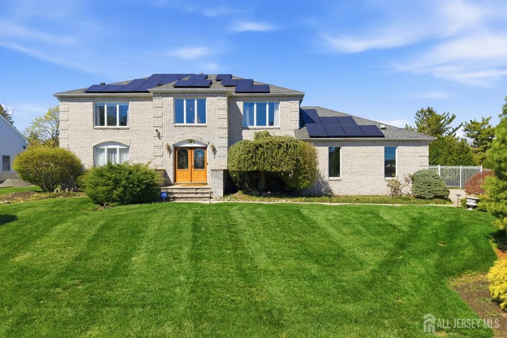 4 Allison Court, Edison