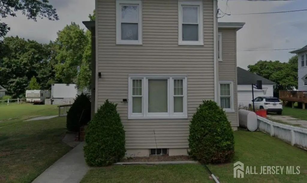 2529 Market Street, Lawrence