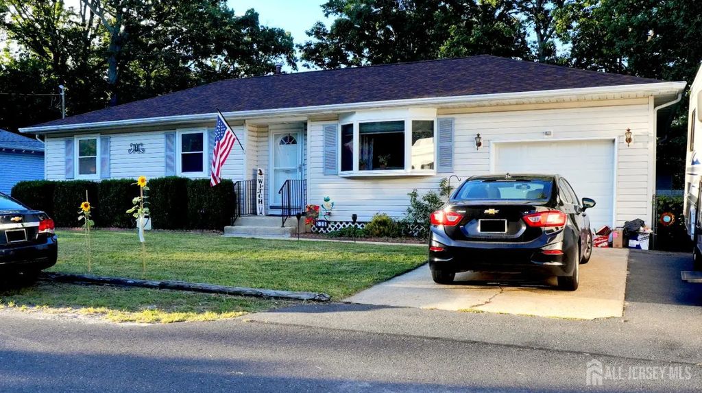 228 Curtin Avenue, Burlington County