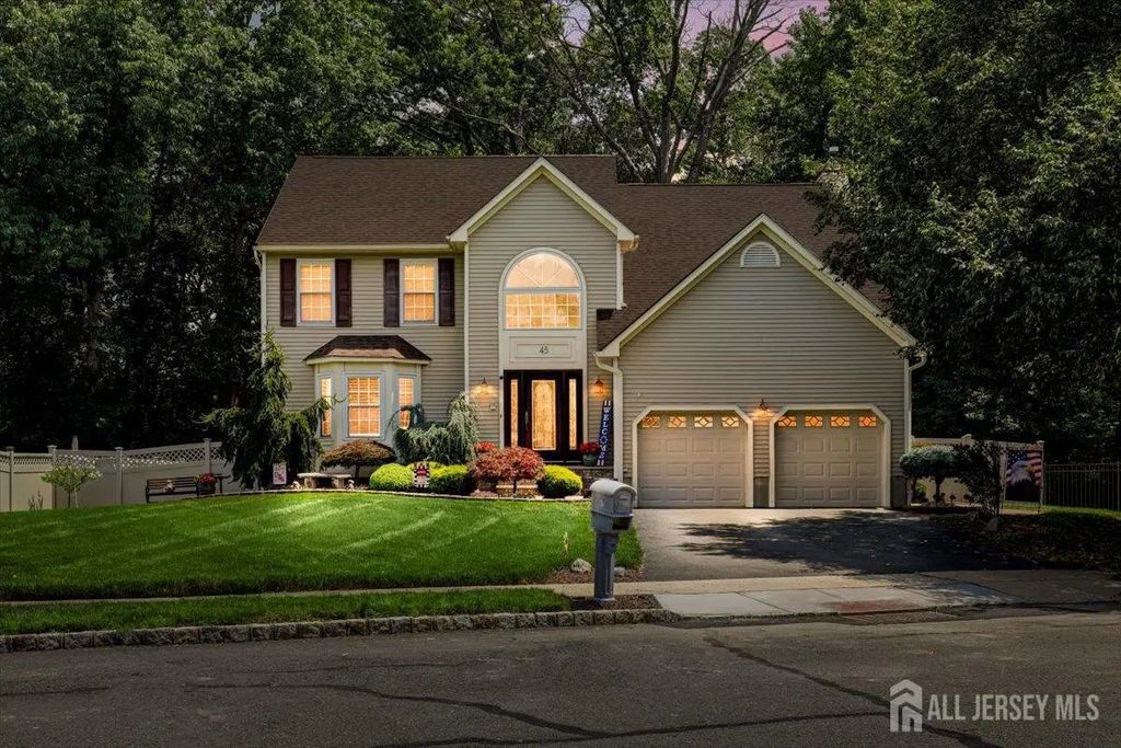 45 Woodruff Drive, Old Bridge
