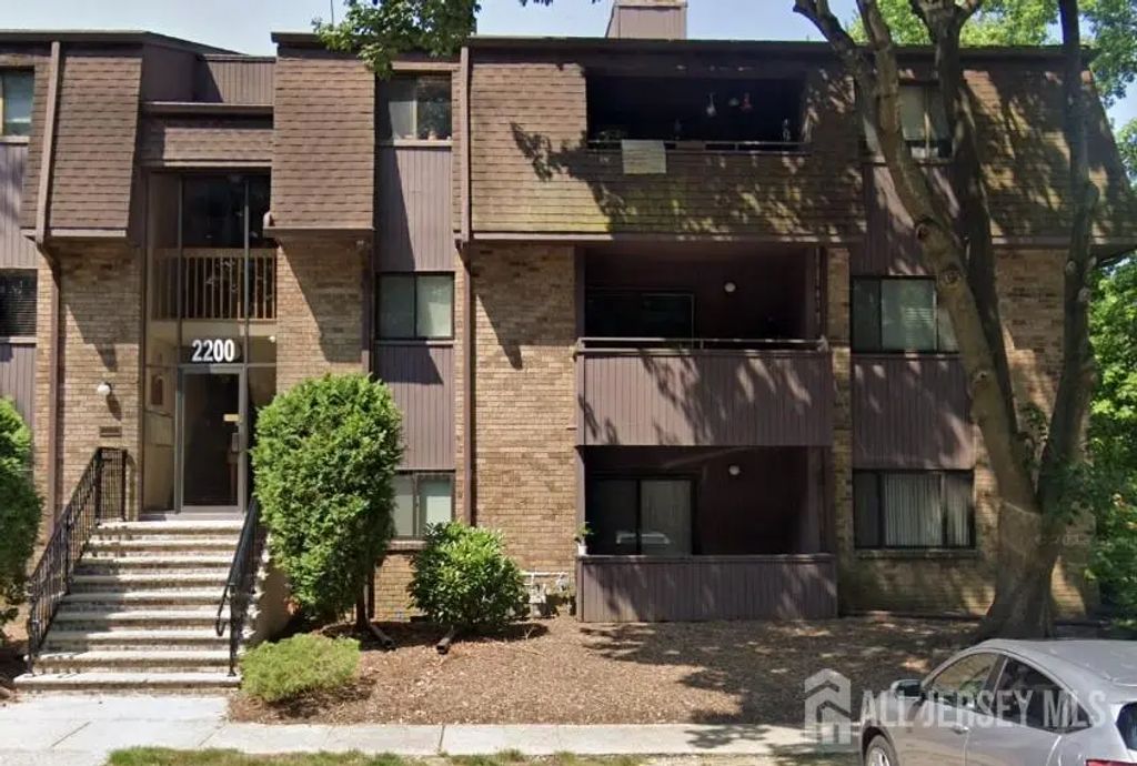 2231 Old Stone Mill Drive, East Windsor