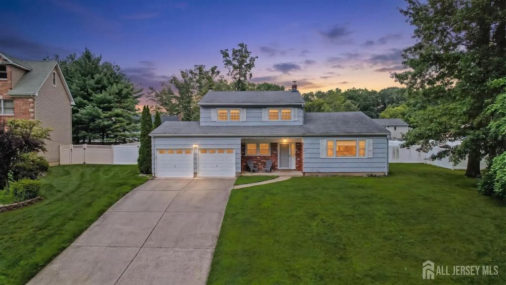 16 Neal Drive, East Brunswick