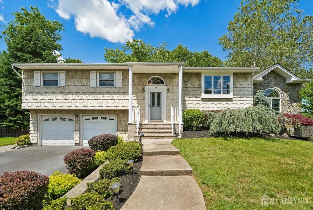 18 Mary Ellen Drive, Edison