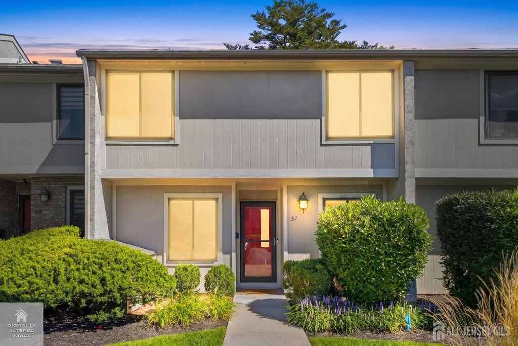 37 Irongate, Metuchen