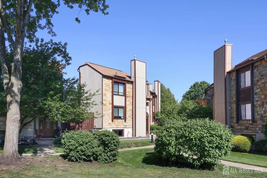 230 Silver Lane, Old Bridge