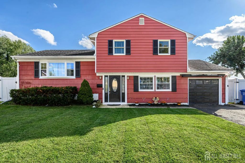 71 Aberdeen Avenue, Iselin