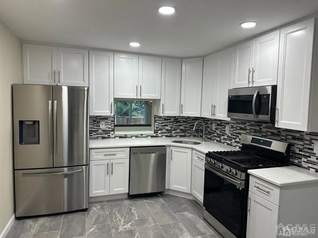 59 Goodwin Drive, North Brunswick