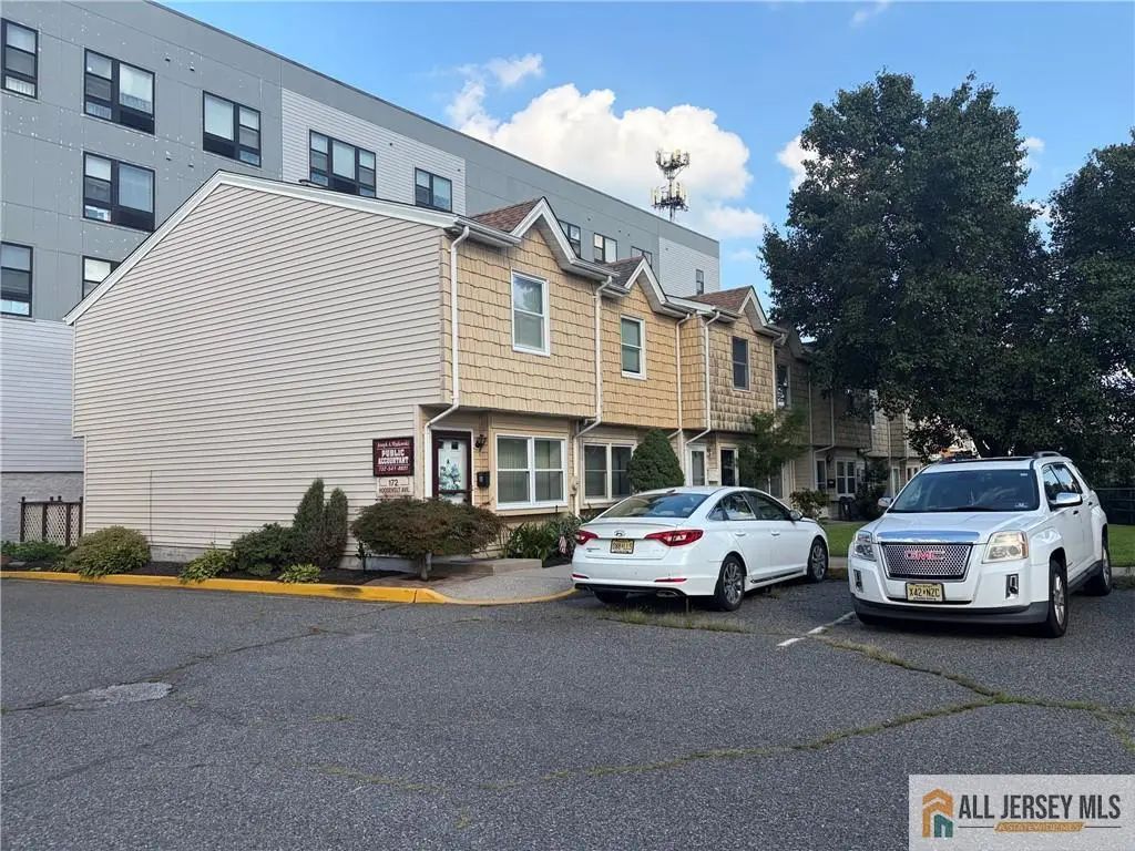 172 Roosevelt Avenue, Carteret