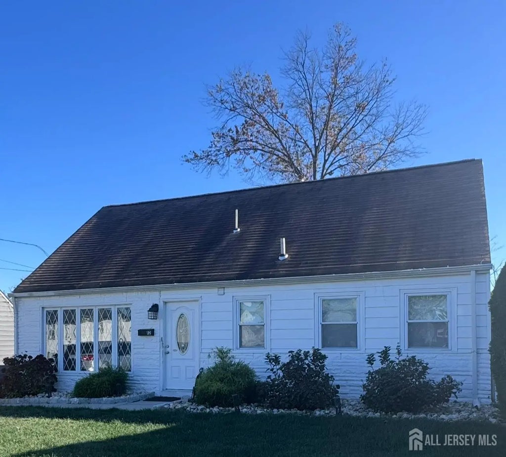 12 W Iselin Parkway, Iselin