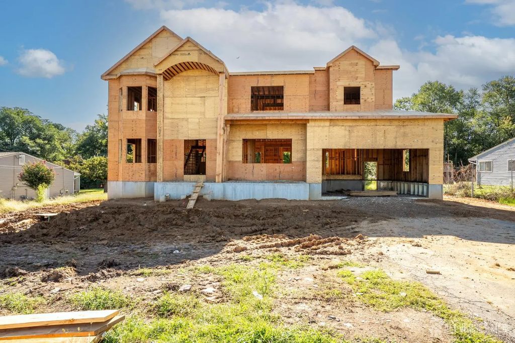 16 Newman Road, South Brunswick