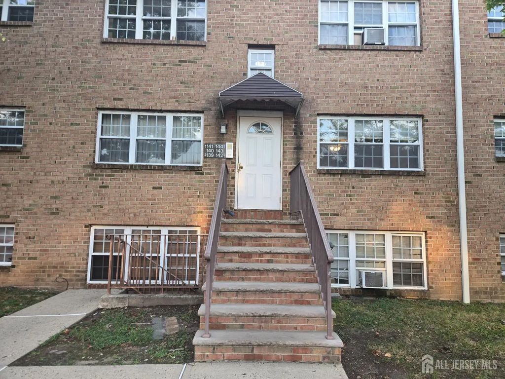 143 College Drive, Edison