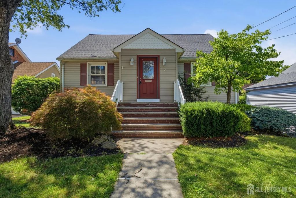 2 Oakwood Place, North Brunswick