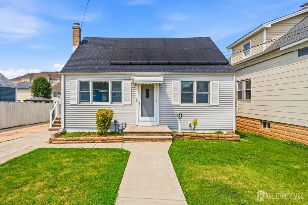 28 Saint Ann Street, Carteret